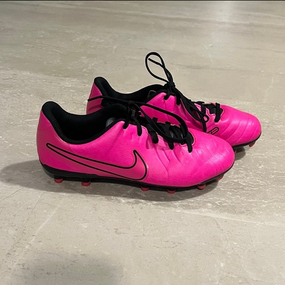 Youth Nike Cleats, Kids Football, Softball, Baseball, Size 3 - Picture 1 of 6